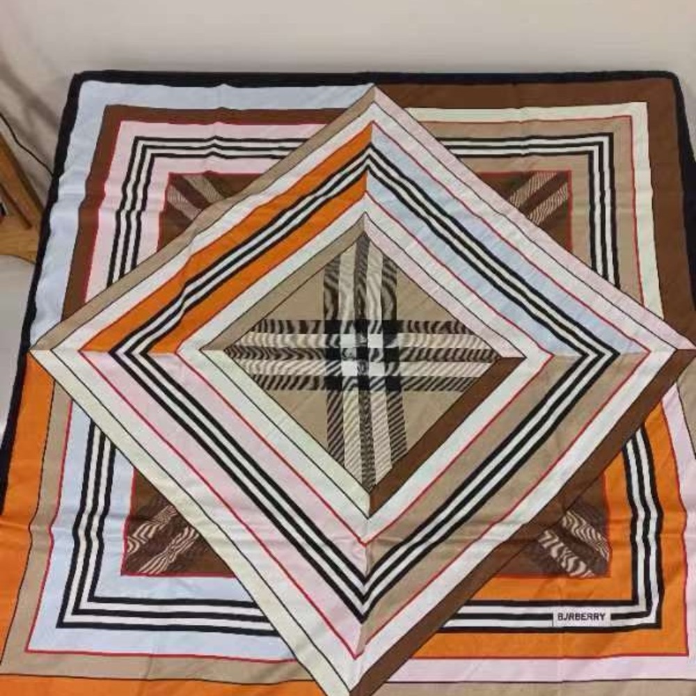 Burberry Skli scarf